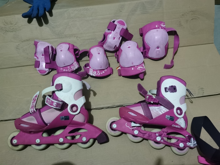 迪卡侬买的滑轮鞋质量非常好，36-38可调...