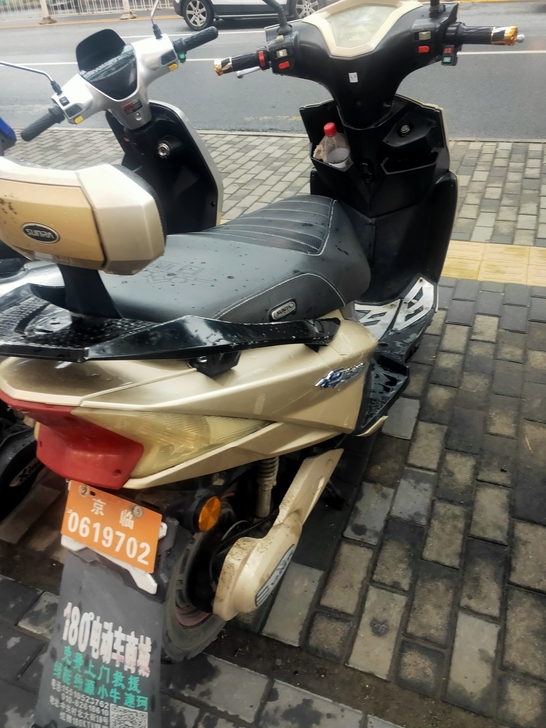新日电动车,多加2块电池共6块了!换工作不...