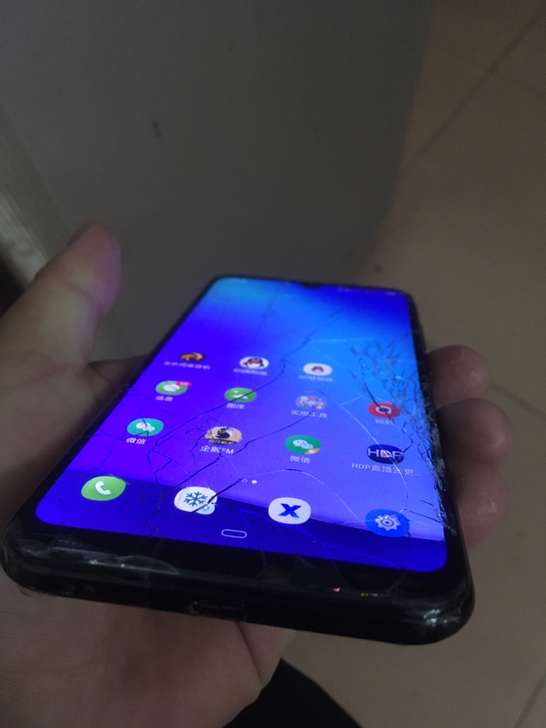 中兴A7 中兴A7010屏幕碎了 触摸没问...