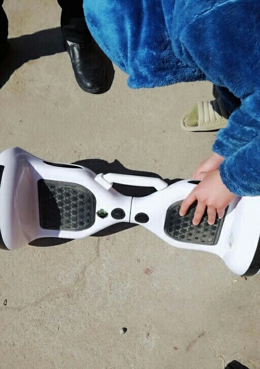 《全新 仅拆开》平衡车儿童成年电动小孩双两...