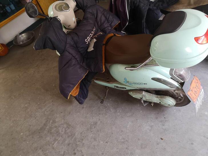 出售新日拍牌电动车，电瓶刚换半年，刹车线刹...