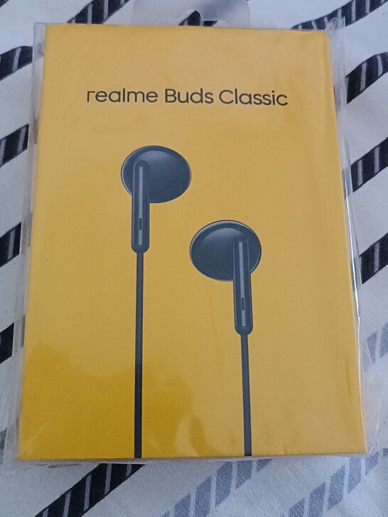 realme品牌有线耳机，京东买手机送的赠...