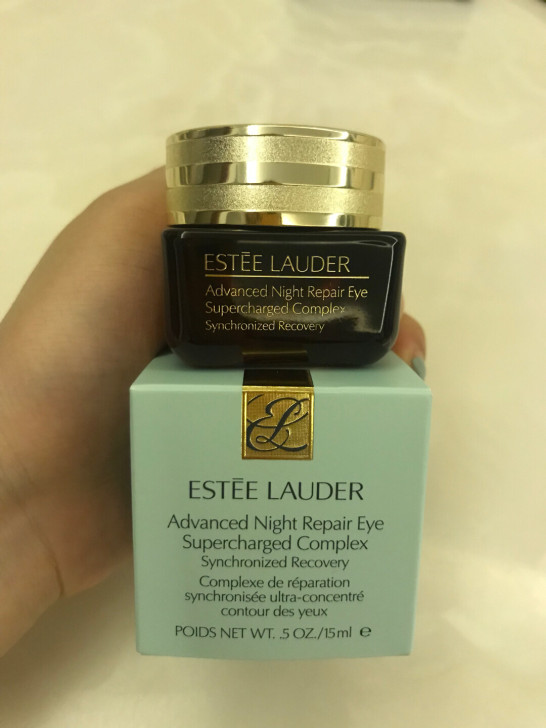 免税店购买雅诗兰黛眼霜，如图给有需要的亲们...