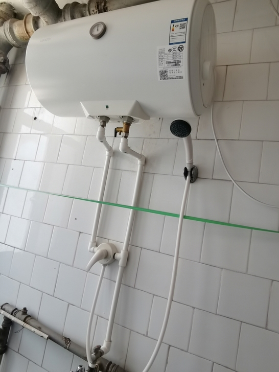 因搬家现出售海尔统帅40升电热水器一台，成...