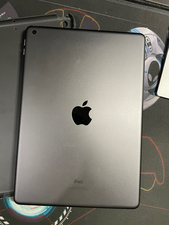 ipad2019款7代,32G国行,无拆修...