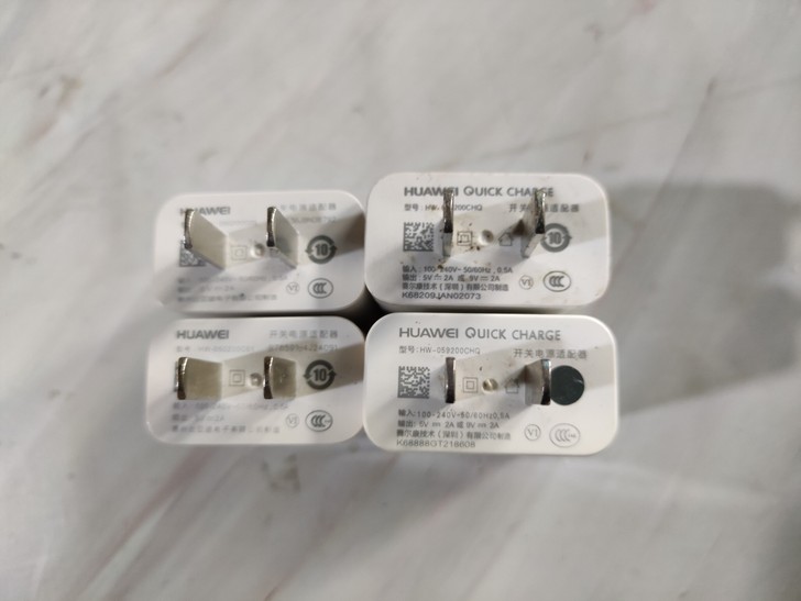 华为 手机充电头 5v2a/9v2a 原装...