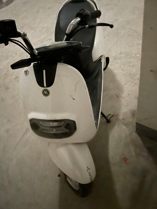 爱玛电动车，合格证，两把钥匙。60v20。...
