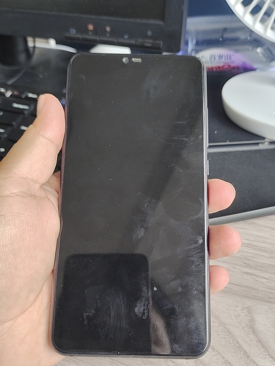 小米8青春版6+64机子9成新左右，边框轻...