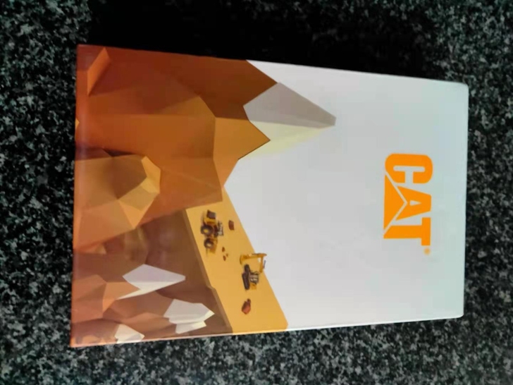 卡特迷你充电宝，全新。毫安不清楚，喜欢的带走