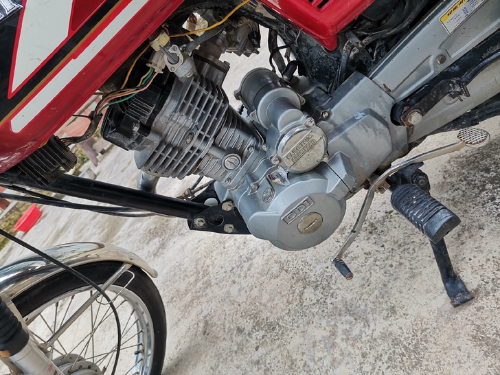 平头125摩托车。完工了，把它卖掉