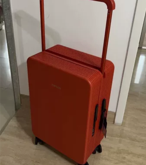 全新途加行李箱，正品低价转让吊牌还在，质量...