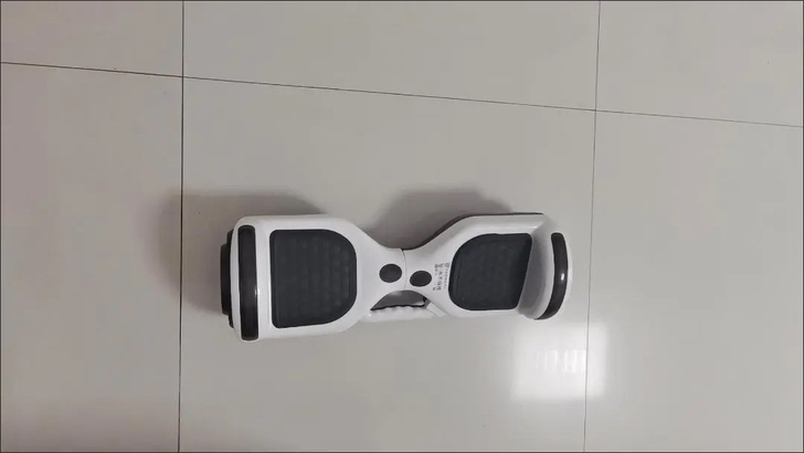 急急急。全新智能平衡车。低价转让。上周孩子...