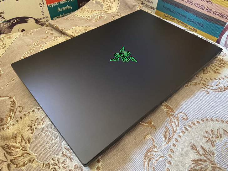 雷蛇灵刃15 2020款 吃鸡游戏本