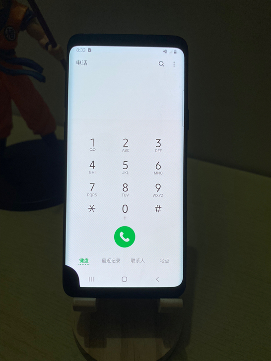 三星S9黑色曲屏。屏幕压伤点，原装屏 。不...