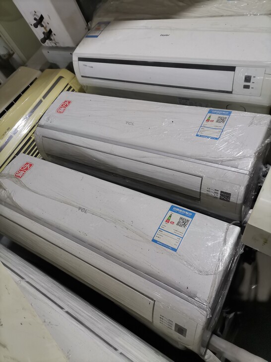 各种品牌挂机旧空调      900～12...
