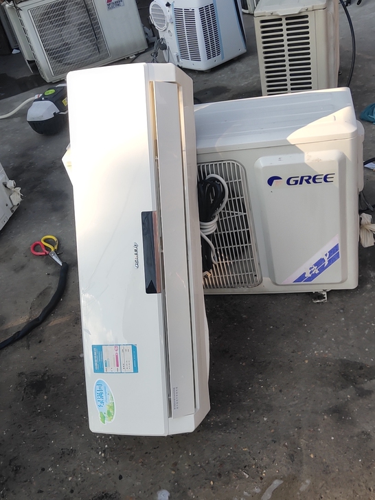 格力空调，1匹半挂机，成色如图，浦东航头附近