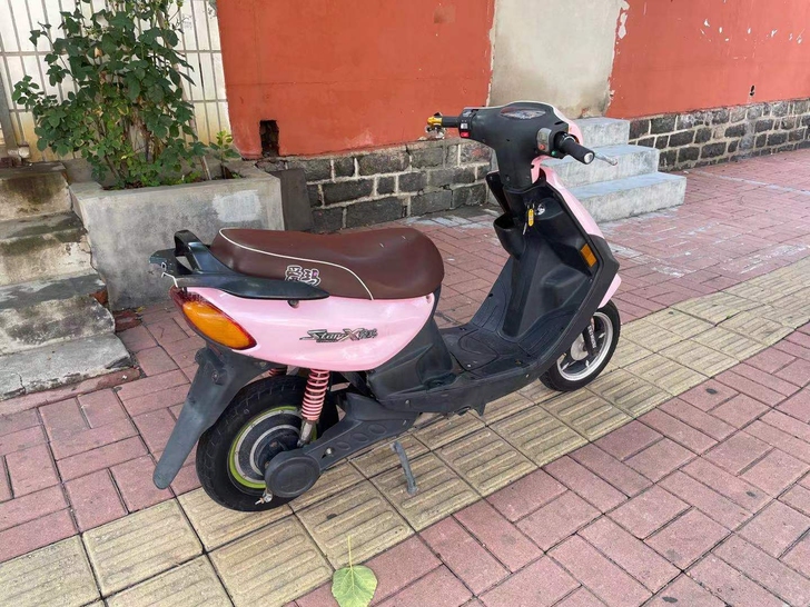 九成新爱玛巧格踏板电动车，好看耐骑，便宜转...