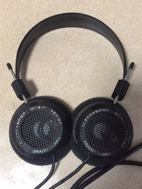 歌德 爱丽丝 M1 2010年买的M1耳机...