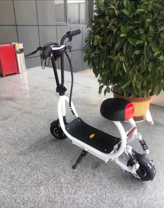 小哈雷折叠电动滑板车 续航里程：30km(...