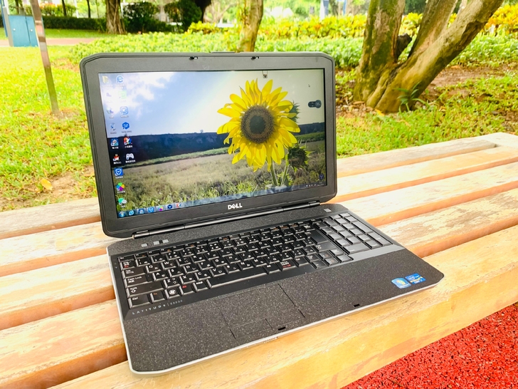 闲置个人自用手提电脑 还很新 戴尔笔记本电...