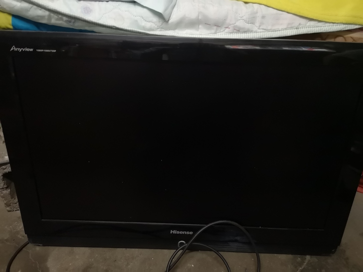 海信32寸液晶电视机，正常使用，需要的带走