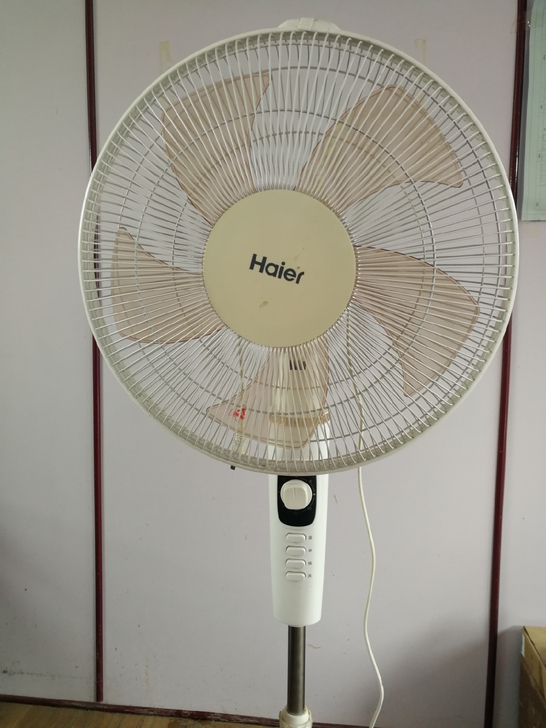 海尔电风扇，