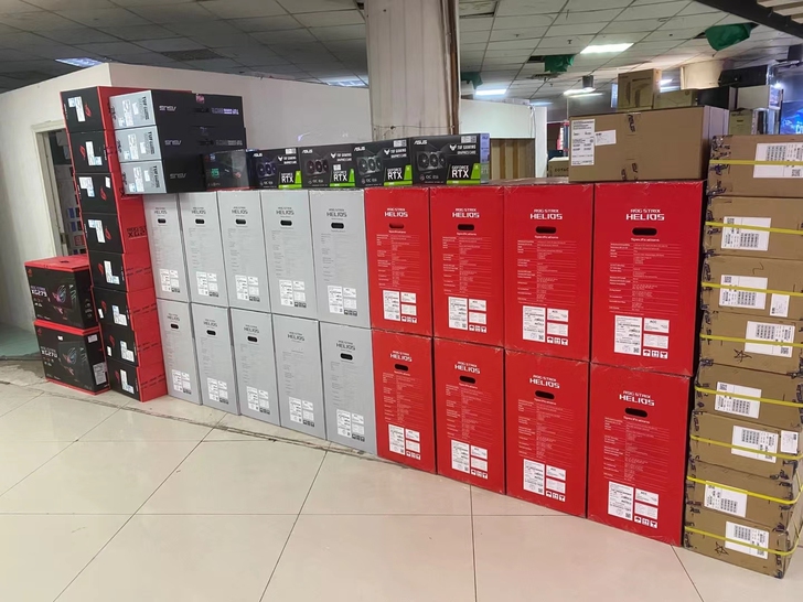 全新未拆封三神华硕ROG雷神850w，龙神...