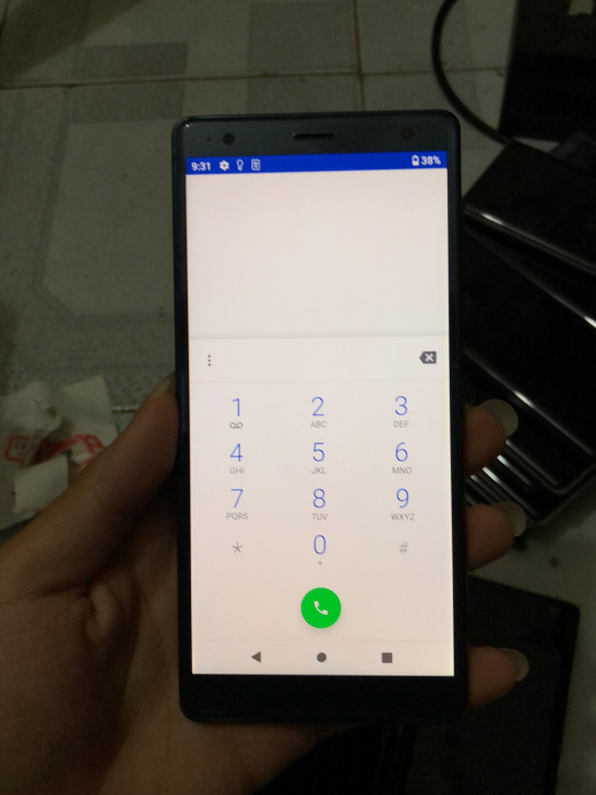索尼XZ2 外观有点磕碰 屏幕很漂亮 功能...