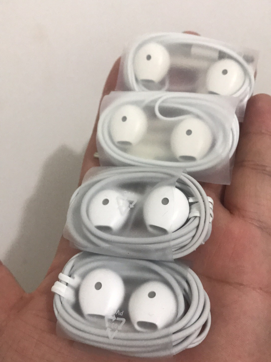 vivo原装正品拆机耳机，圆孔插头。一个包...