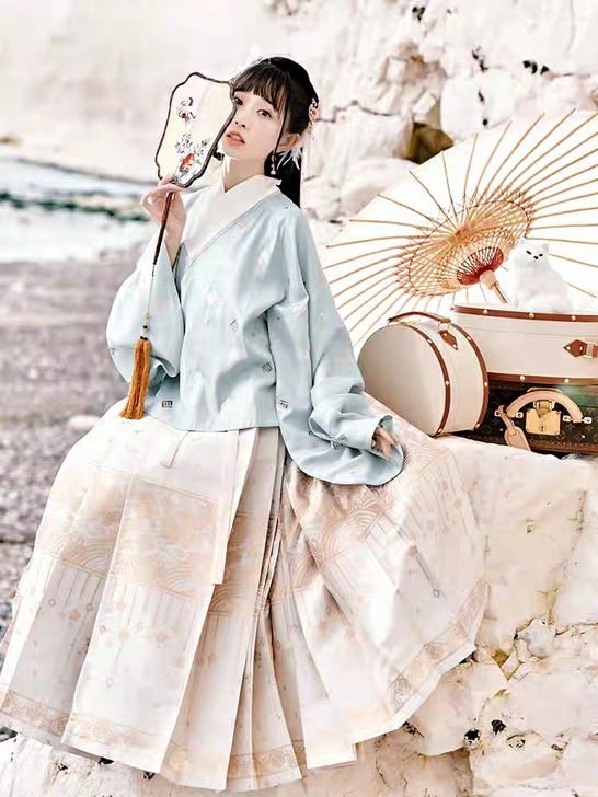 【十三余 小豆蔻儿】[花鸟行吟] 六色交领...