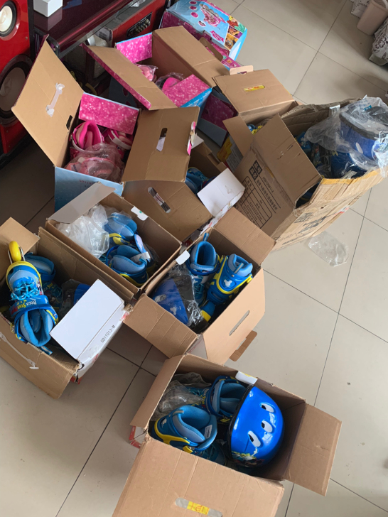 迪士尼旱冰鞋样品鞋，还最后一双31-34码...