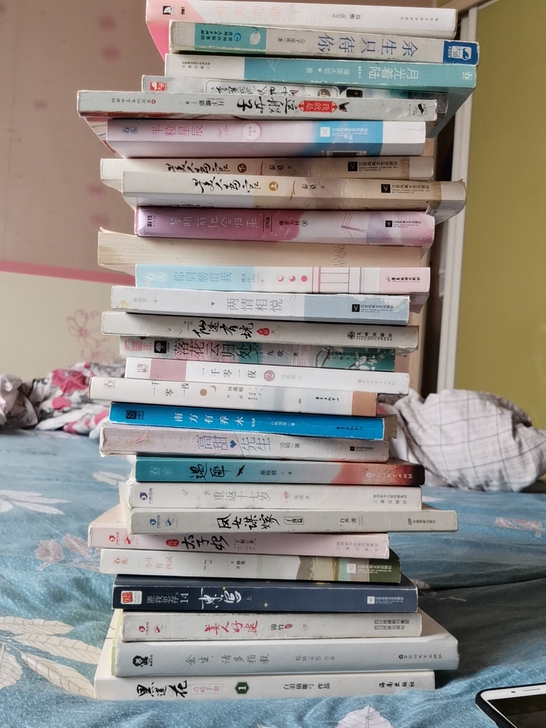 买小说，大部分都挺新，还有一些花火的杂志，...