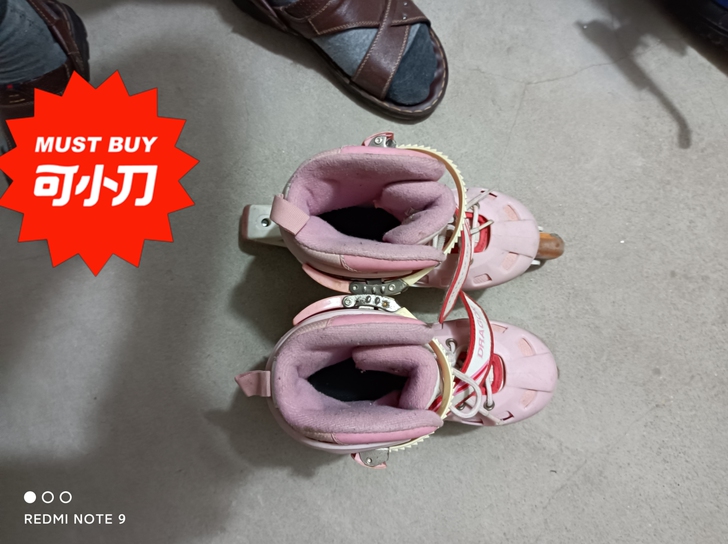 女童溜冰鞋，轮滑鞋