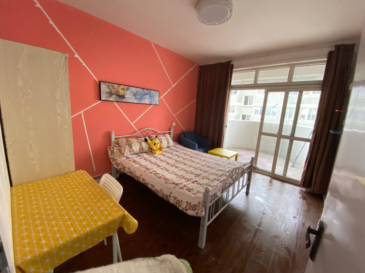 大润发附近，华新花园朝南带阳台有空调，只限...