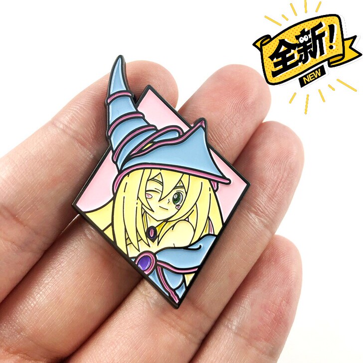 黑魔导女孩胸针游戏王徽章书包帽子装饰个性金...