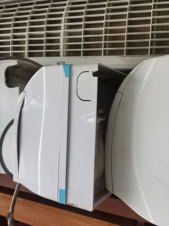 品牌型号 美的空调一匹半八成新定频，刚从工...