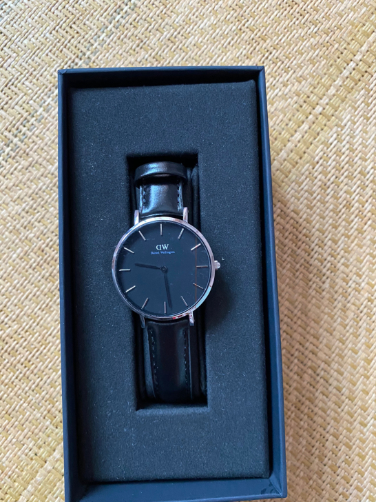 DW手表 便宜处理。要的速度过几天就去外地...