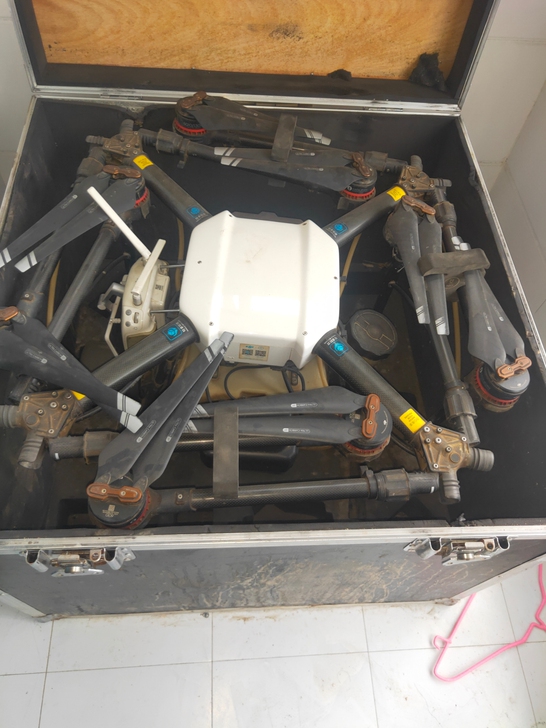 大疆1p无人机    9电一冲   忍痛转...