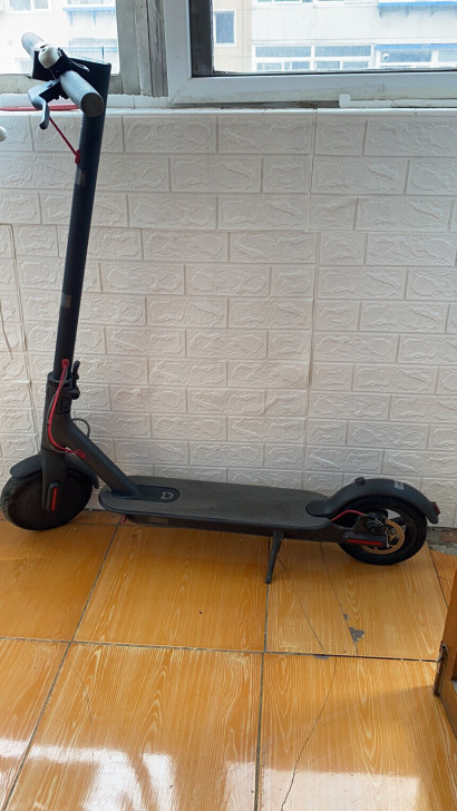 小米电动平衡车，八成新，没怎么骑过，原价2...