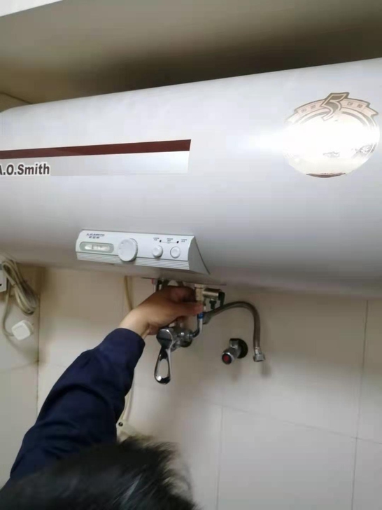 史密斯热水器，八成新，没有故障，正常使用，...