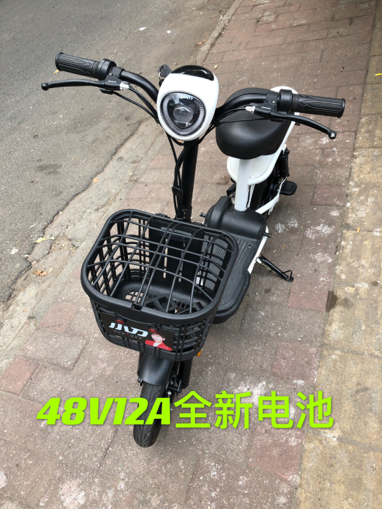 《小刀》电动车转手，用车时间半年，电池可保...