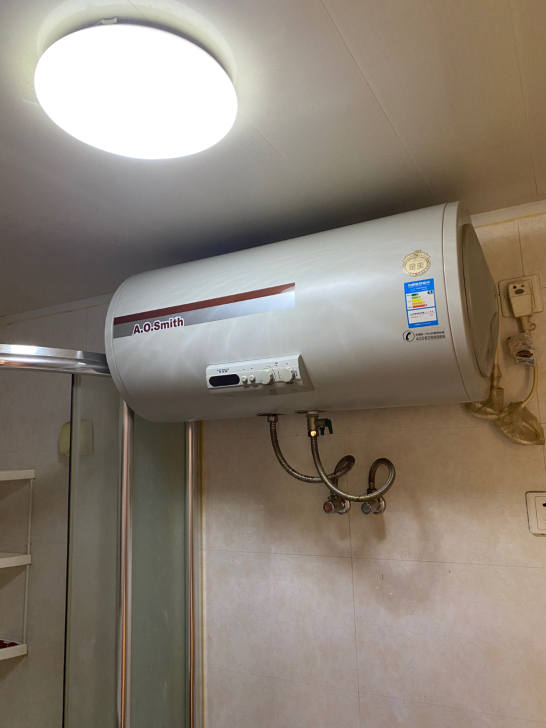 家用热水器，给租房用正好！型号可以查下！