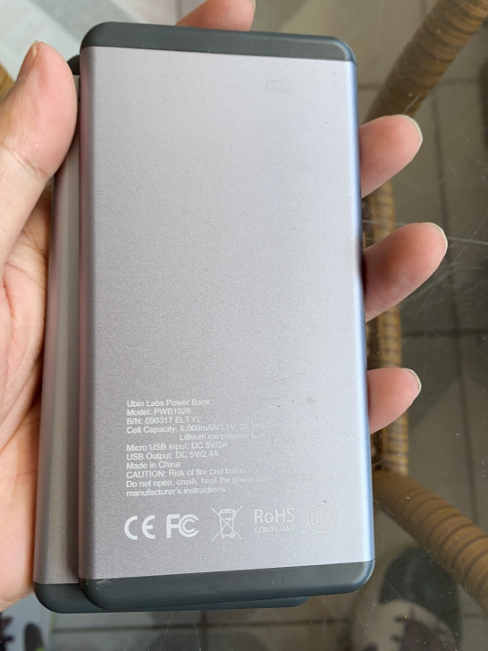 加拿大充电宝，6000毫安，95新，超薄聚...