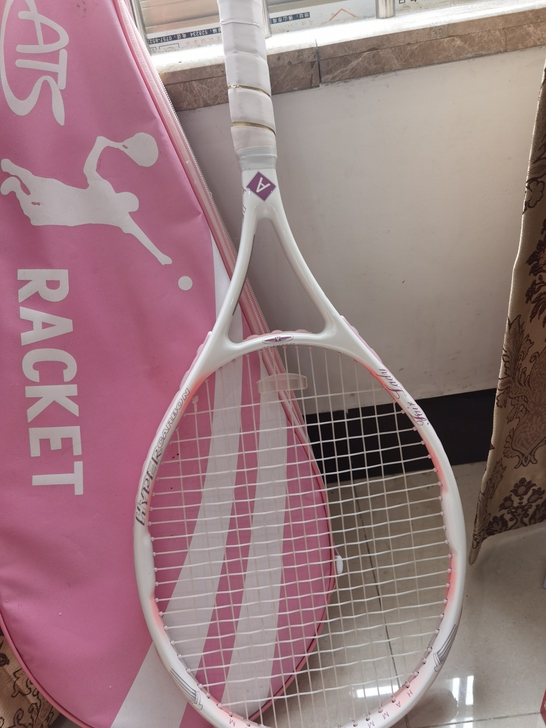 大学体育网球课买的，现在不需要了，转让出去