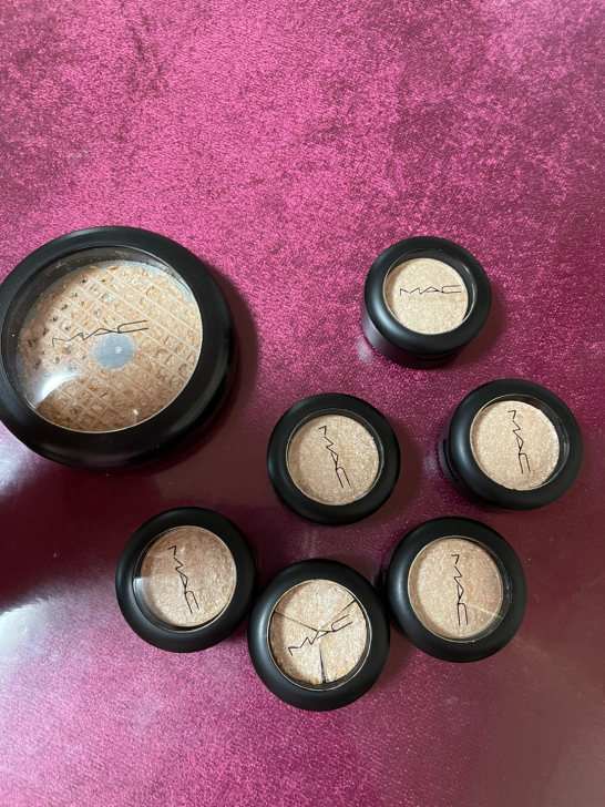 mac生姜高光,全新的不小心摔碎了,一盘重...