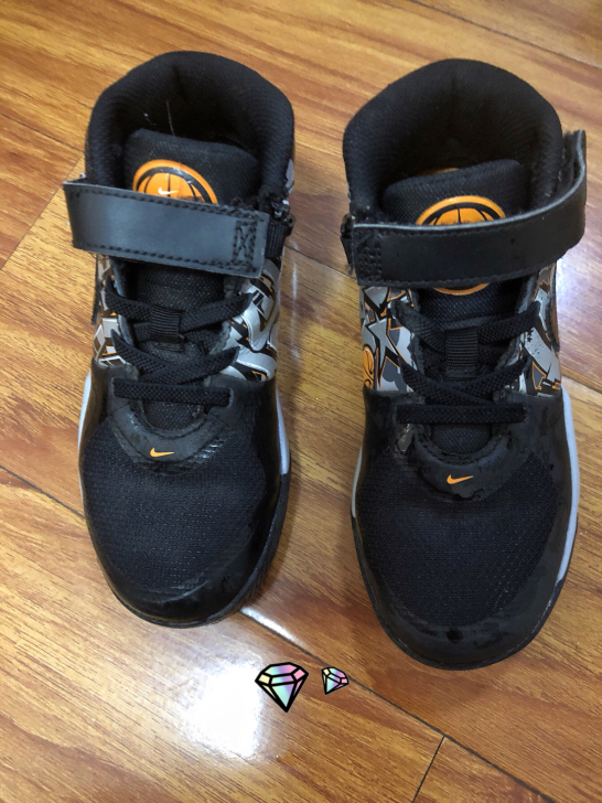 Nike 运动鞋12c 商场专柜购买