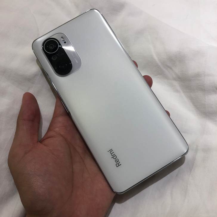 出一台红米K40白色，6+128，几乎全新...