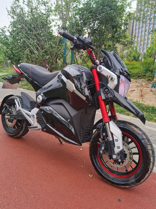 九成新二手电动车，雅迪爱玛小刀二手电摩电车...