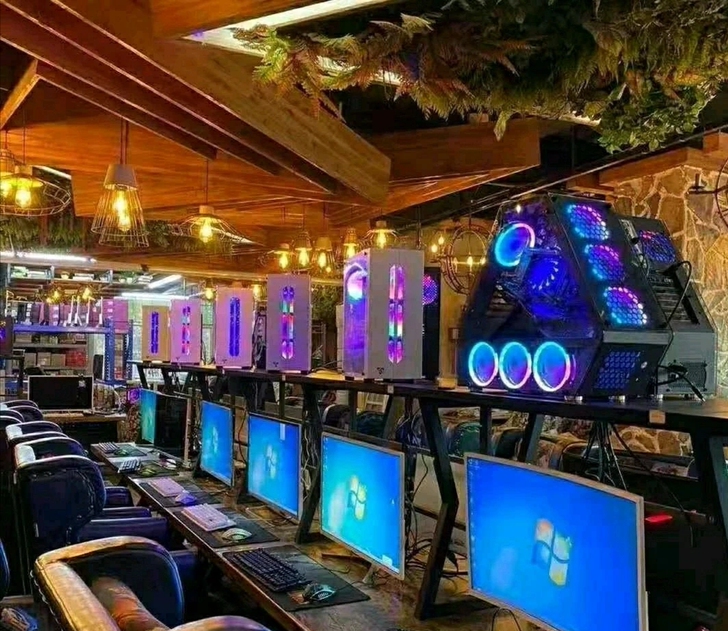 台式电脑95新网咖主机显示器适合游戏办公主...