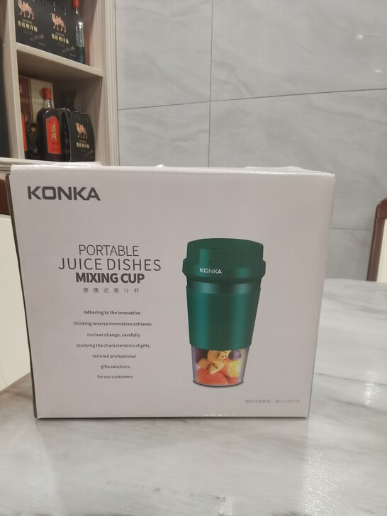 K0NKA便携式果汁杯，全新未使用。50元...